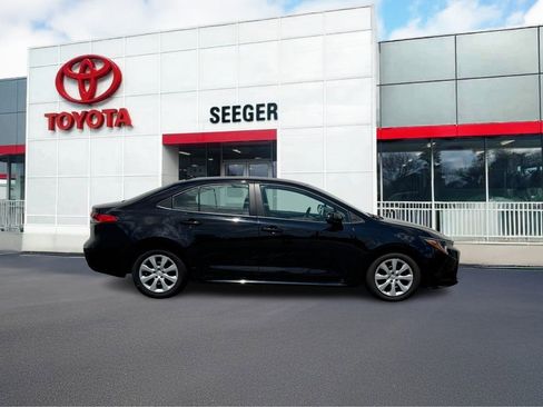 Used 2024 Toyota Corolla LE image 3