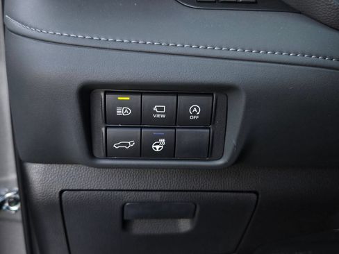 Certified 2026 Toyota Highlander Limited AWD/4WD image 18