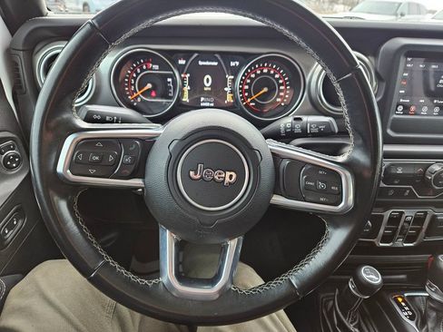 Used 2020 Jeep Wrangler Unlimited Sahara image 11