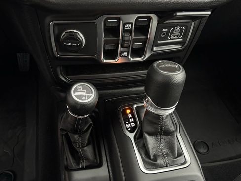 New 2026 Jeep Gladiator Sport AWD/4WD image 17