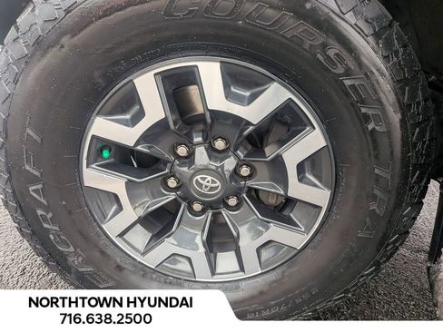 Used 2023 Toyota Tacoma TRD Off-Road image 41