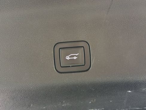 Certified 2023 GMC Yukon Denali image 37