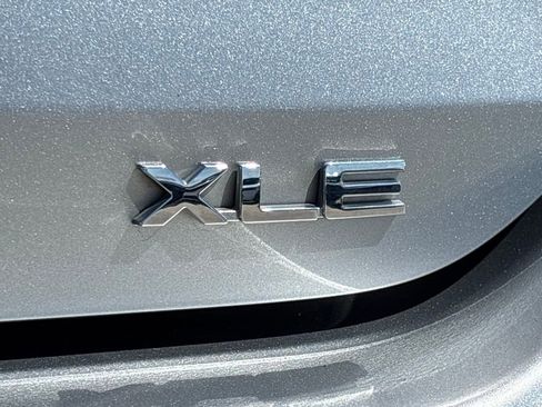 Used 2023 Toyota Highlander XLE image 6