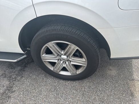 Used 2019 Ford Expedition XLT w/ Equipment Group 202A RWD image 26
