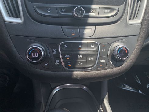 Used 2023 Chevrolet Malibu LT FWD image 28