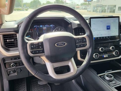 Used 2024 Ford Expedition XLT RWD image 21