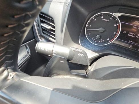 Used 2025 Nissan Rogue SV FWD image 33