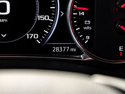 Used 2023 Chevrolet Traverse Premier image 3