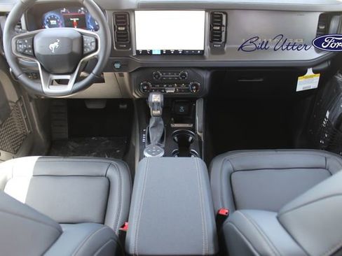 New 2025 Ford Bronco Badlands image 12