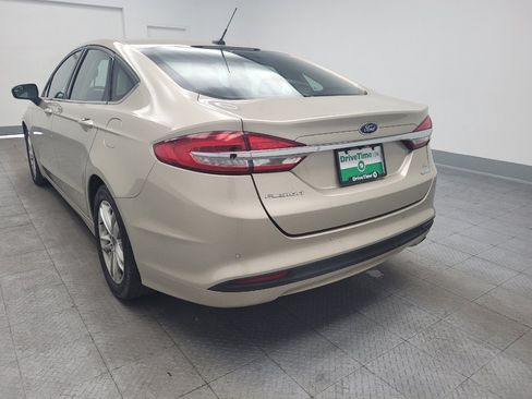 Used 2018 Ford Fusion SE w/ Fusion SE Technology Package FWD image 6