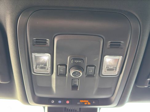 Used 2025 GMC Yukon Denali image 11