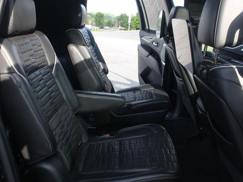 Used 2021 Cadillac Escalade ESV Sport Platinum AWD/4WD image 37