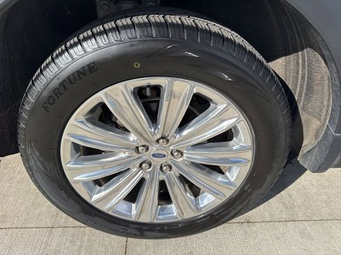 Certified 2022 Ford Explorer Limited w/ Limited Technology Package image 21