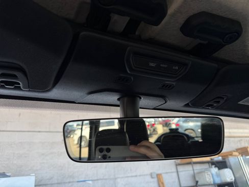 Used 2019 Jeep Wrangler Unlimited Sahara AWD/4WD image 34