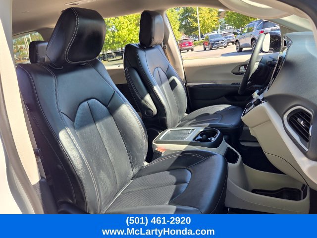 Used 2024 Chrysler Pacifica Touring-L FWD image 20