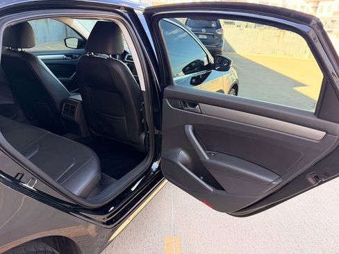 Used 2014 Volkswagen Passat TDI SE FWD image 14