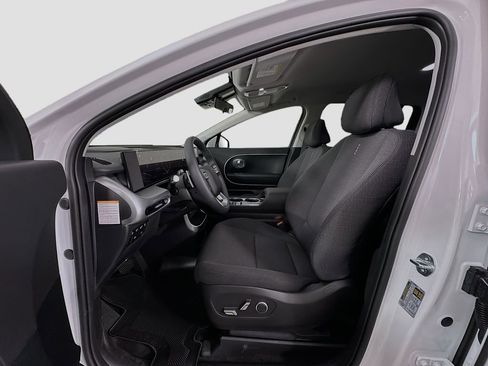 New 2026 Hyundai Ioniq 9 SE image 16