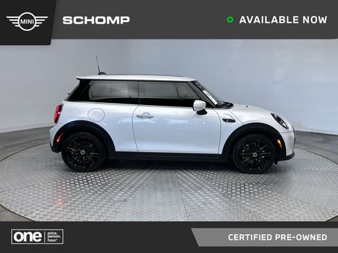 Certified 2024 MINI Cooper SE image 1