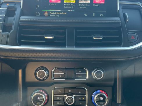 Used 2023 GMC Yukon XL AT4 w/ Technology Package image 12