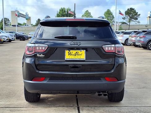 Used 2019 Jeep Compass Latitude FWD image 22