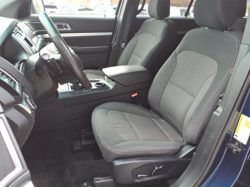 Used 2016 Ford Explorer XLT FWD image 8