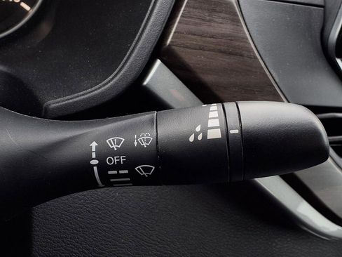 Used 2025 Nissan Altima 2.5 SV FWD image 16