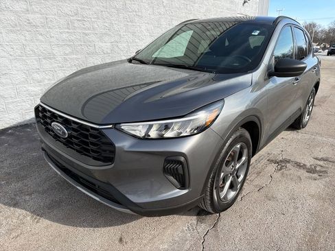 Used 2025 Ford Escape ST-Line w/ Equipment Group 301A image 4