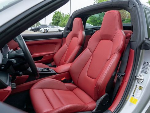 Certified 2023 Porsche 911 Targa 4 GTS AWD/4WD image 6