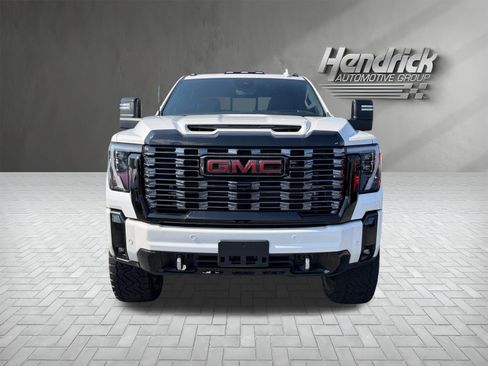 Used 2025 GMC Sierra 2500 Denali Ultimate AWD/4WD image 3