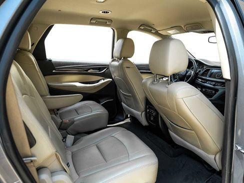 Used 2019 Buick Enclave Essence FWD image 38