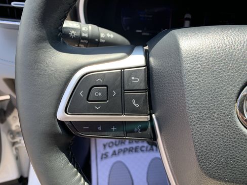 Used 2023 Toyota Highlander Limited FWD image 15