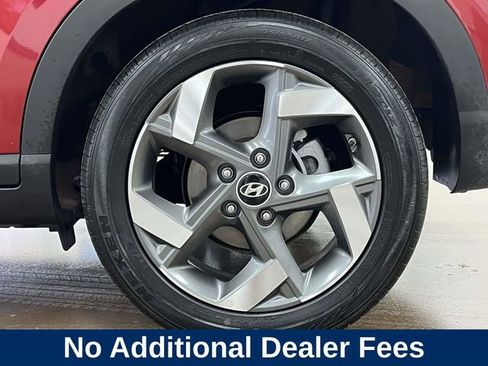 Used 2025 Hyundai Venue SEL FWD image 13