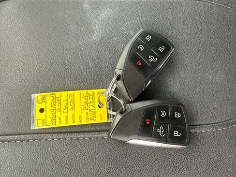 Used 2024 Chevrolet Silverado 2500 LT AWD/4WD image 7