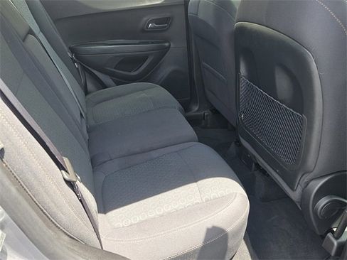 Used 2020 Chevrolet Trax LS image 12