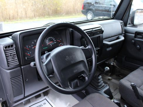 Used 2004 Jeep Wrangler SE w/ Ecco Tire & Wheel Group image 17