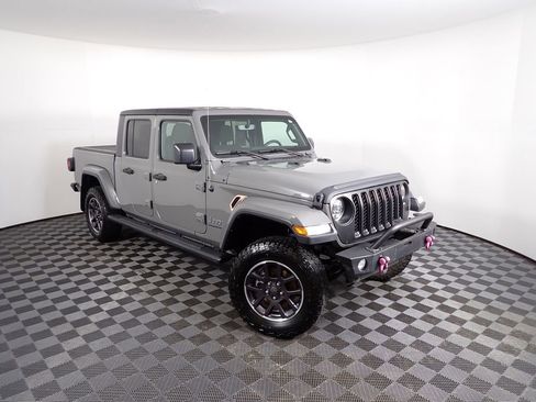 Used 2023 Jeep Gladiator Overland image 5