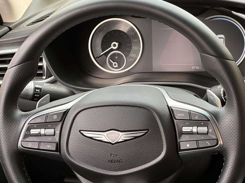 Used 2025 Genesis G70 2.5T RWD image 20