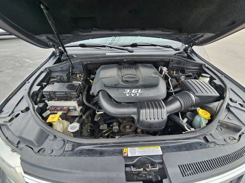 Used 2013 Jeep Grand Cherokee Overland AWD/4WD image 17