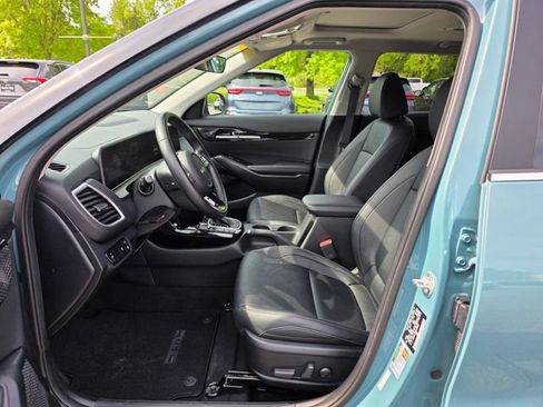 Certified 2025 Kia Seltos EX w/ EX Sunroof Package AWD/4WD image 17