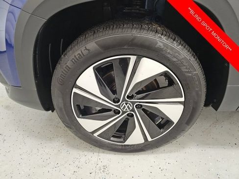 Used 2024 Volkswagen Taos SE AWD/4WD image 9