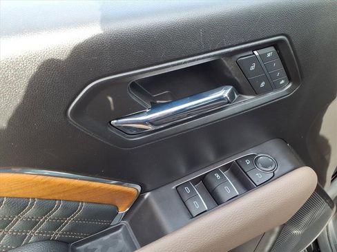 Used 2024 GMC Canyon Denali image 19