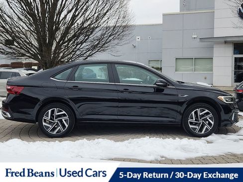 Certified 2024 Volkswagen Jetta SEL image 7