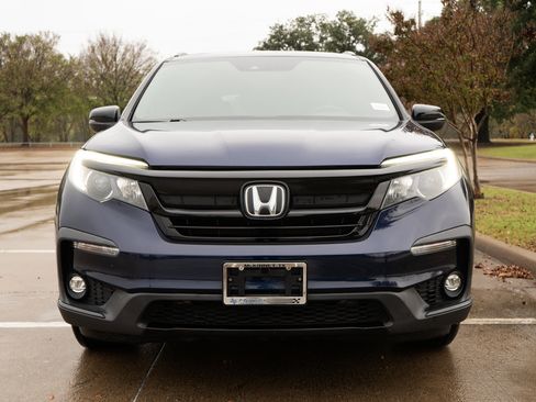 Certified 2022 Honda Pilot Sport image 3