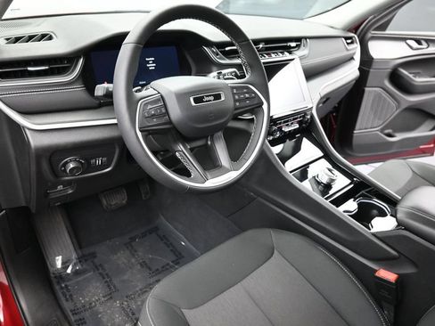 Used 2023 Jeep Grand Cherokee L Laredo w/ Luxury Tech Group I AWD/4WD image 12