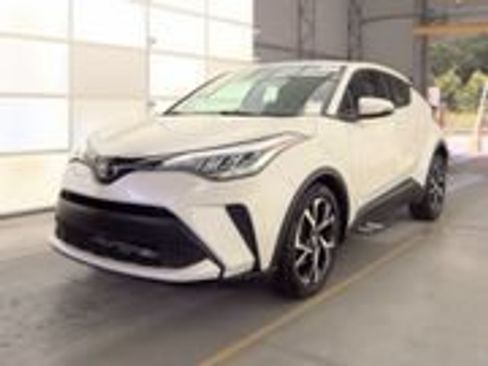 Used 2020 Toyota C-HR XLE FWD image 1