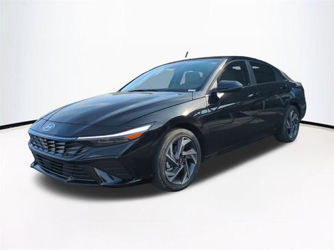 New 2026 Hyundai Elantra Limited image 9