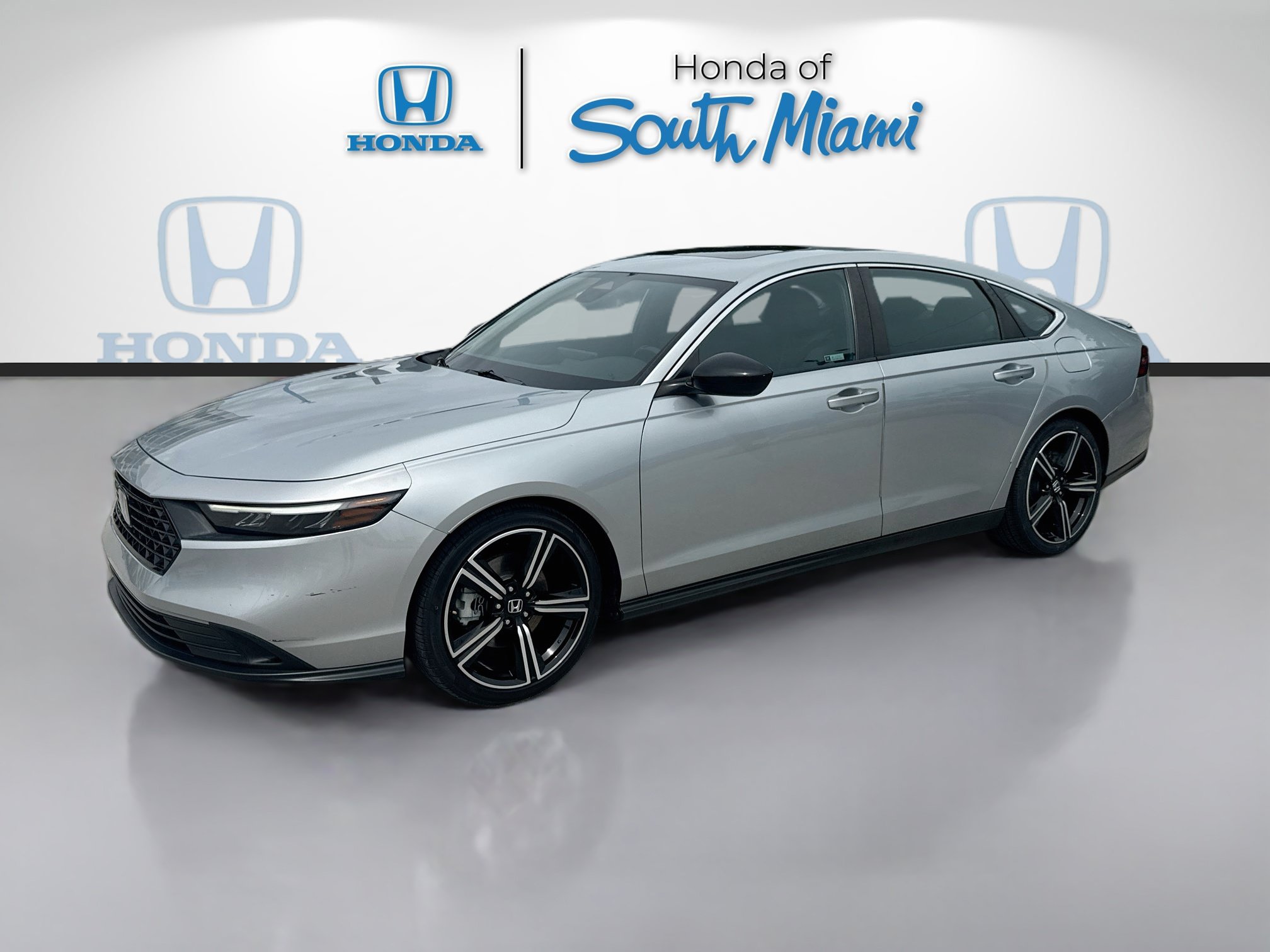 Used 2024 Honda Accord Sport image 3