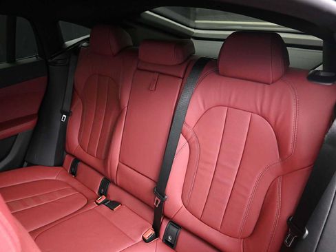 Used 2022 BMW X6 xDrive40i w/ M Sport Package AWD/4WD image 17