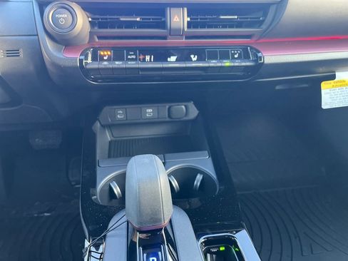 New 2026 Toyota Prius Plug-In Hybrid FWD image 18