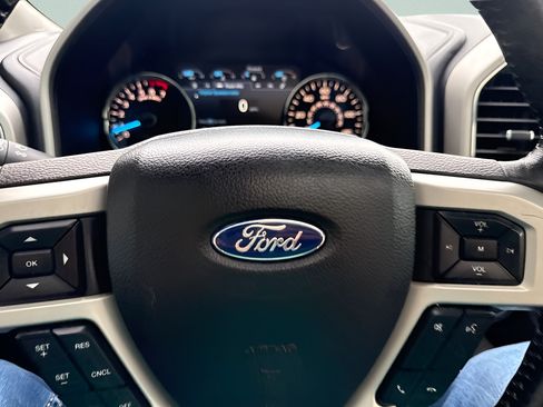 Used 2019 Ford F150 Lariat w/ Equipment Group 502A Luxury AWD/4WD image 18